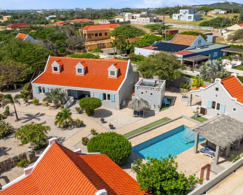 8-Unit - Boutique Apartment Complex - INCL Hotel Permit
